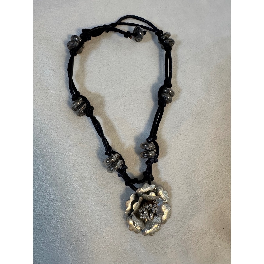 VTG Boho Silver Tone Flower Pendant Cord Black Adjustable Floral SS flower